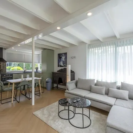 Tranquil With Terrace Holiday home Sint Maartensvlotbrug