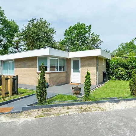 Bungalow Near Sint Maartenszee Beach Semesterbostad Sint Maartensvlotbrug