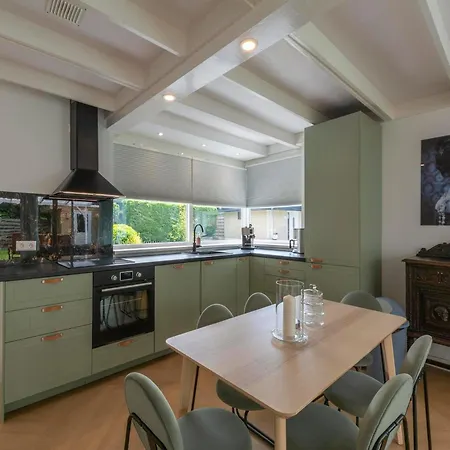 Bungalow Near Sint Maartenszee Beach Semesterbostad