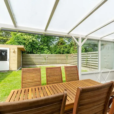 Semesterbostad Bungalow Near Sint Maartenszee Beach *