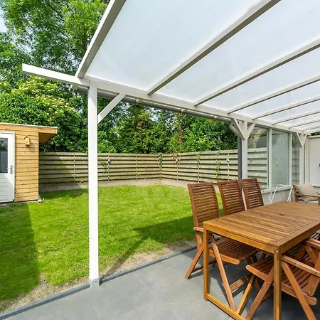 Casa vacanze Tranquil With Terrace Sint Maartensvlotbrug